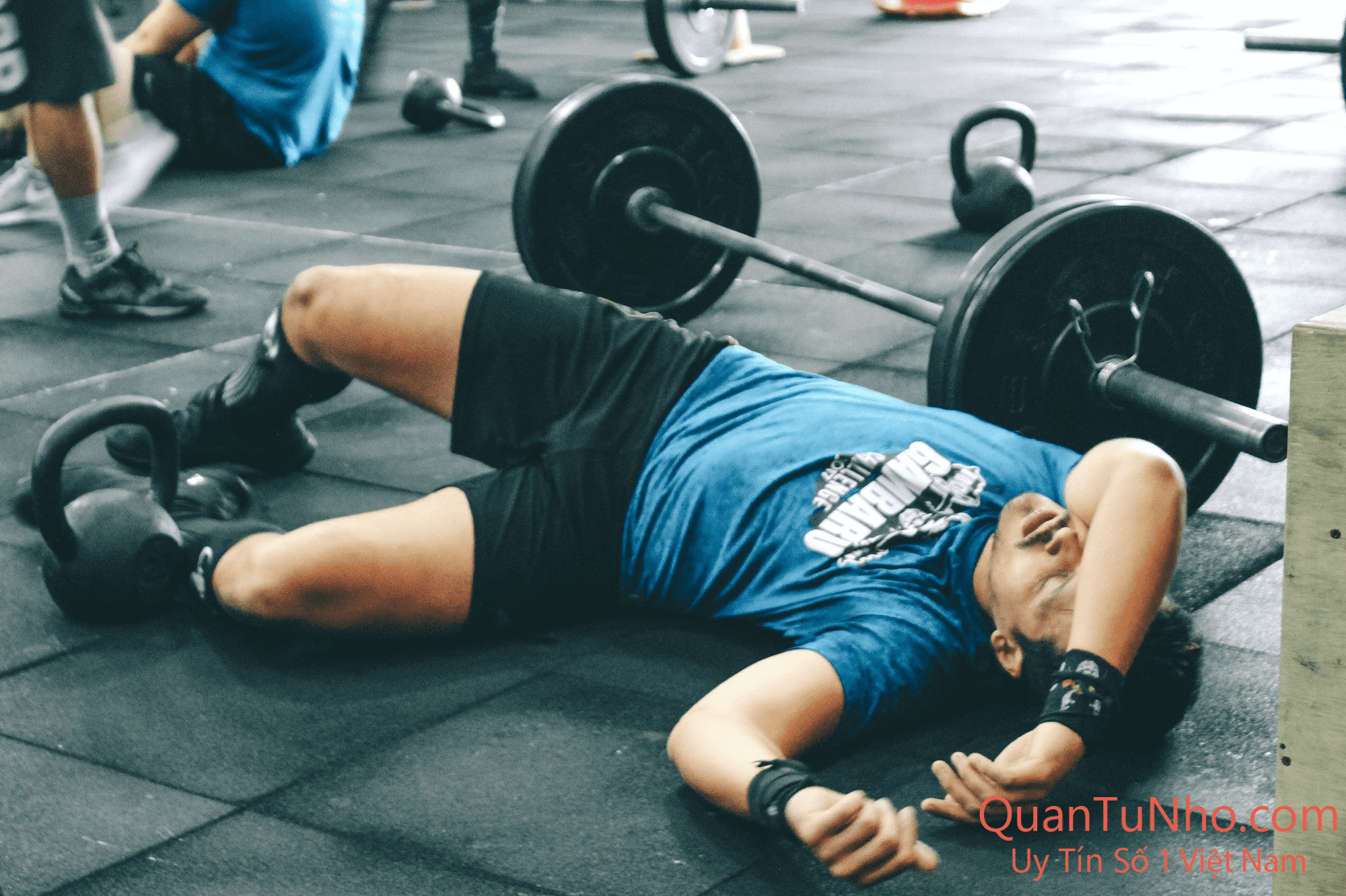 tập luyện quá sức