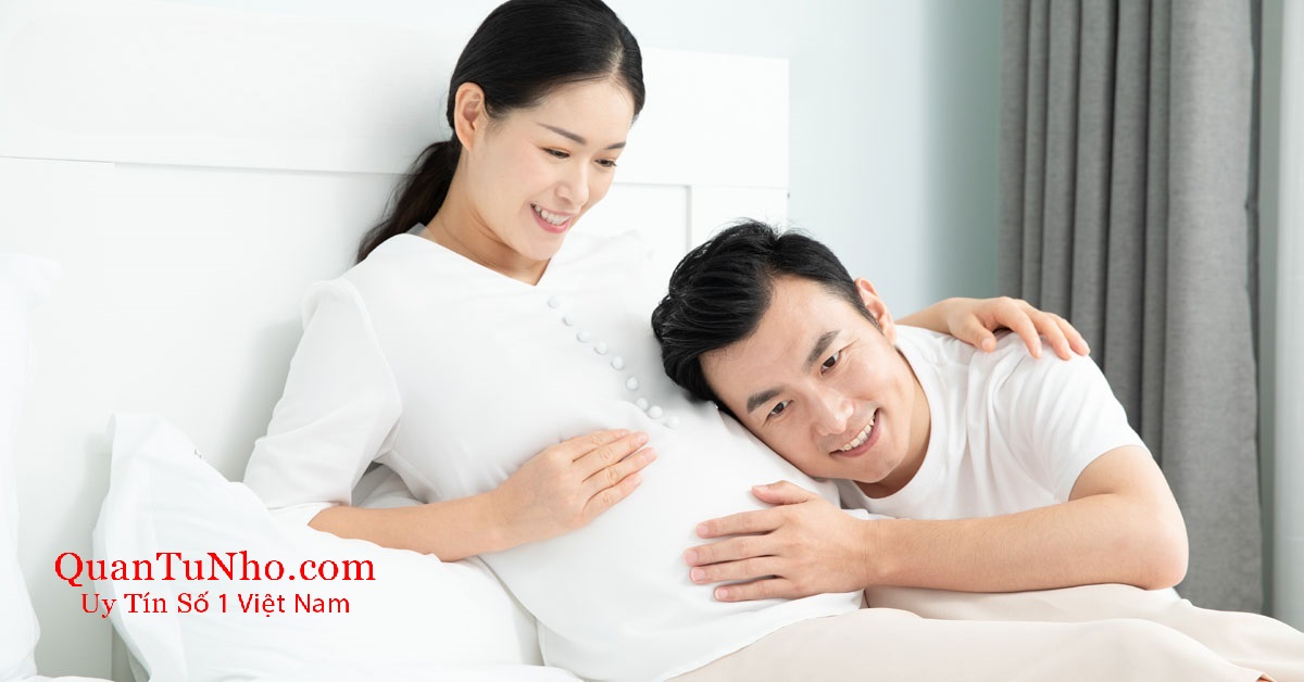 Xét về y khoa, nếu thai kỳ bình thường thì việc bà bầu quan hệ với tần suất vừa phải là an toàn