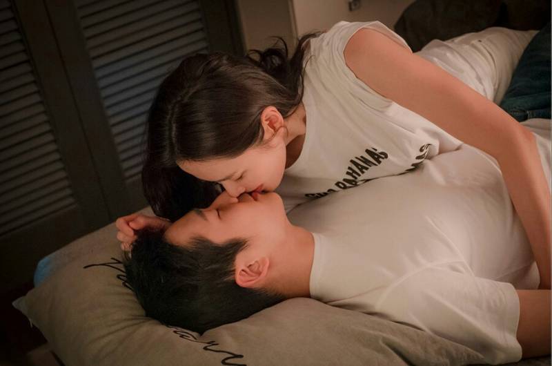 hôn sâu lãng mạn