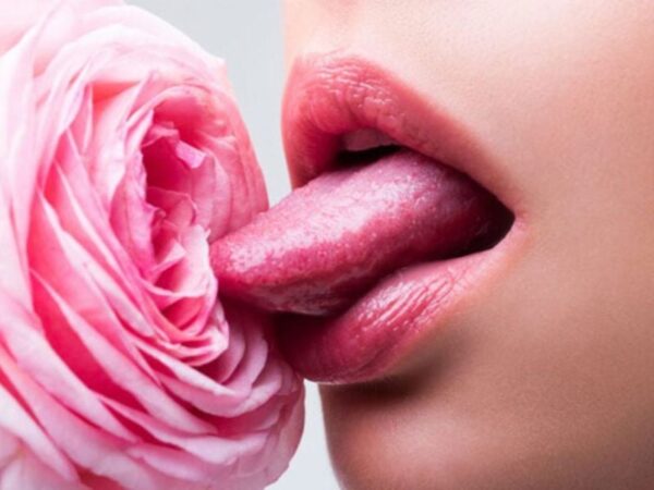 Khi Hôn Cô Bé Có Vị Gì