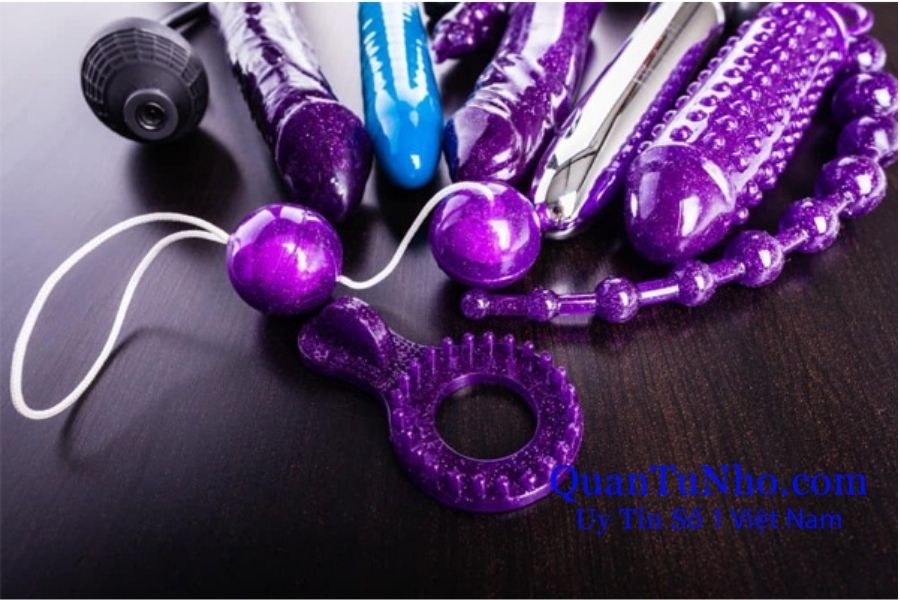 Tăng hưng phấn với gel bôi trơn và đồ chơi tình dục