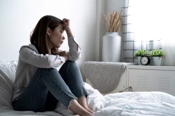 Giấc Ngủ Chập Chờn Và Mất Ngủ Thường Xuyên