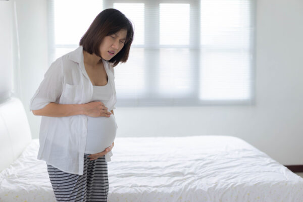 Mẹ bầu bị đau bụng dưới