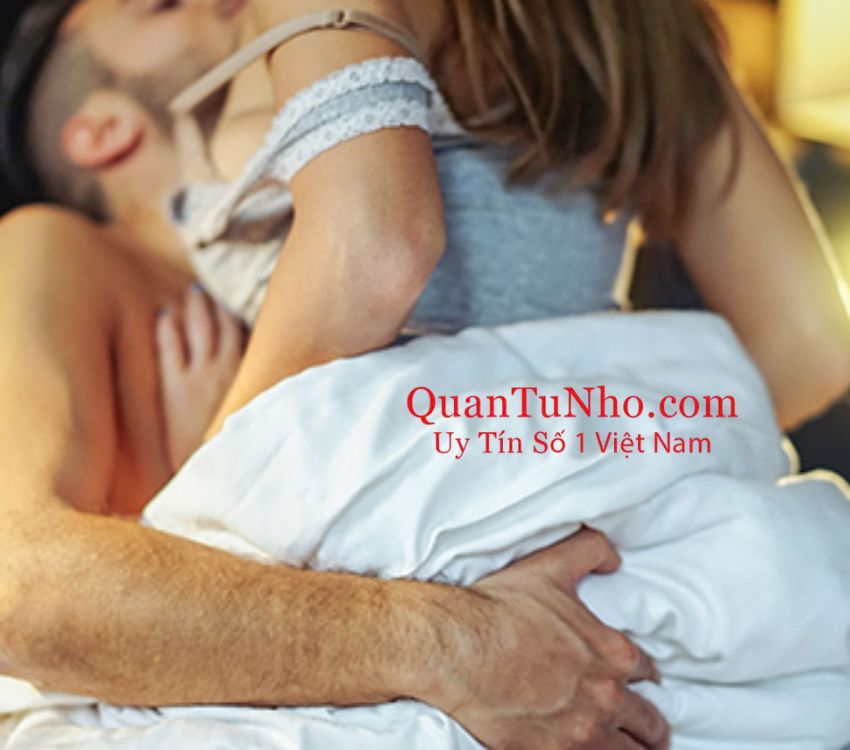 hon nhau coi ao quan