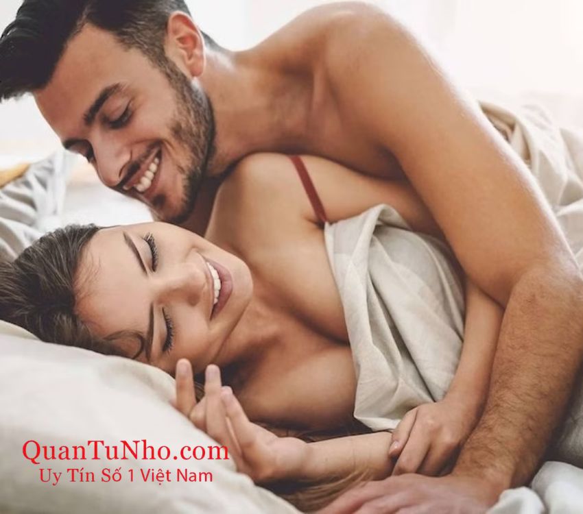 Sau khi đã trải qua nhiều lần hôn nhau cởi quần áo