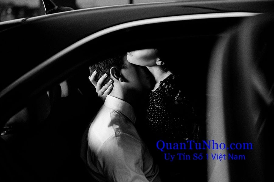 Làm tình trên oto