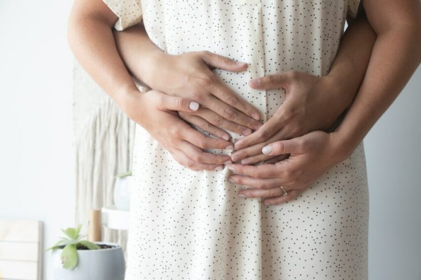 dấu hiệu tinh trùng gặp trứng ngày đầu tiên