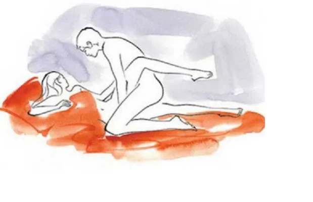 Tư thế nửa quỳ nửa nằm