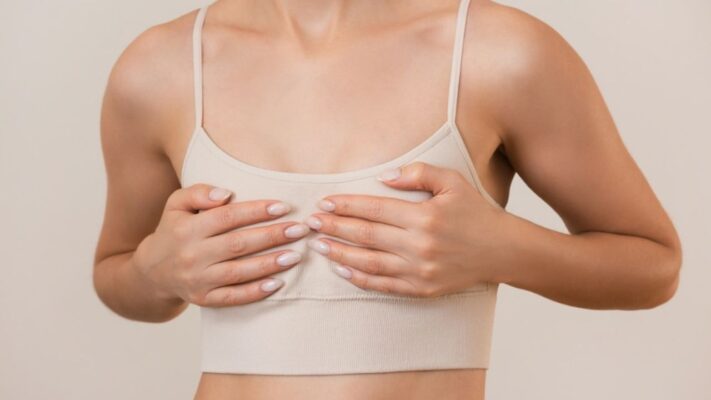 Tại sao ngực lại lép