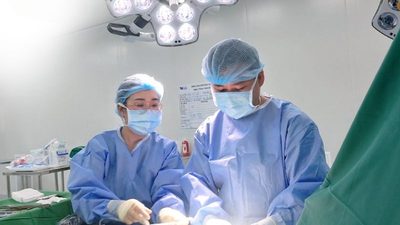 Thắt ống dẫn tinh rồi có nối lại được không: Thông tin, Tỷ lệ thành công, Quy trình và Chi phí Nối lại 4 thắt ống dẫn trứng cùng lúc sinh mổ