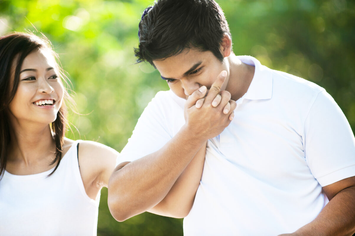 thể hiện tình yêu qua hành động