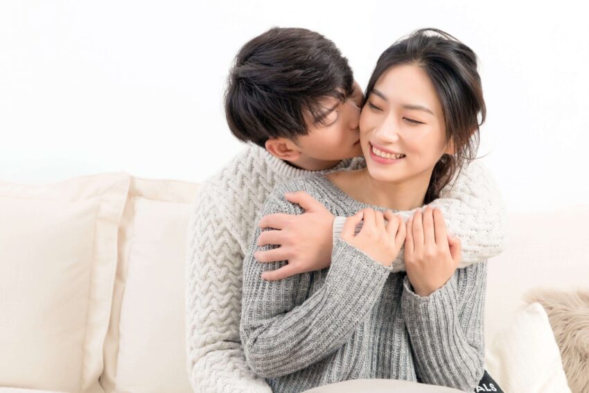 Cách Làm Cho Chồng Nghiện Vợ: Tâm Lý, Giao Tiếp, Bản Thân và Nghệ Thuật Phòng The 9 cách làm cho chồng nghiện vợ