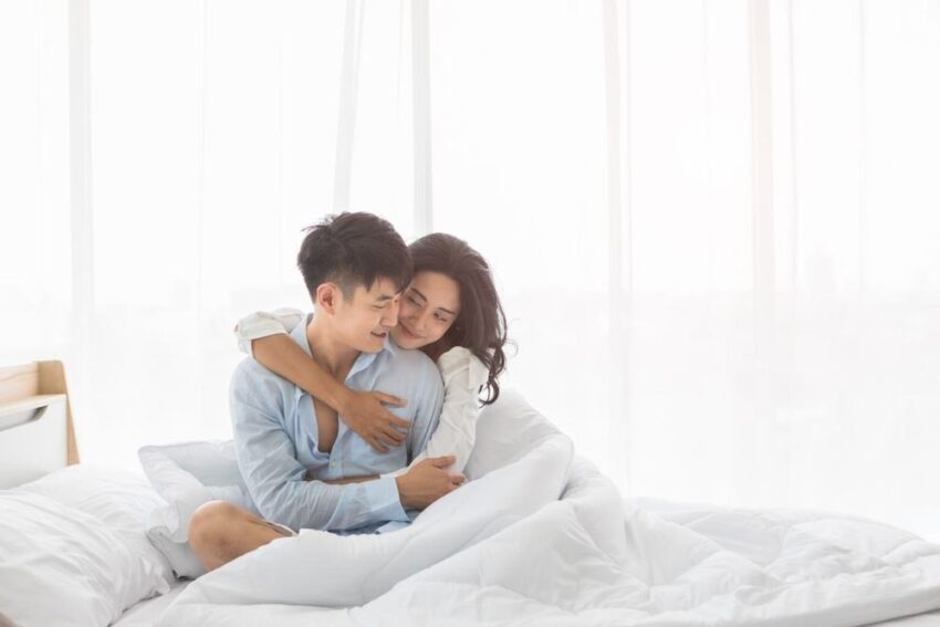 Cách Làm Cho Chồng Nghiện Vợ: Tâm Lý, Giao Tiếp, Bản Thân và Nghệ Thuật Phòng The 8 cách làm cho chồng nghiện vợ