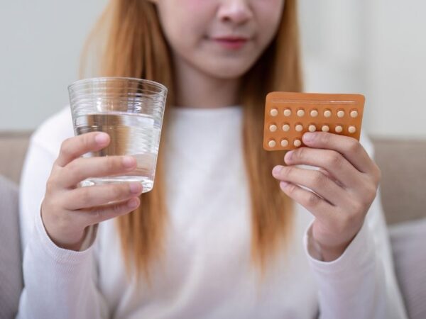 uống thuốc tránh thai vào ngày thứ 2 có kinh