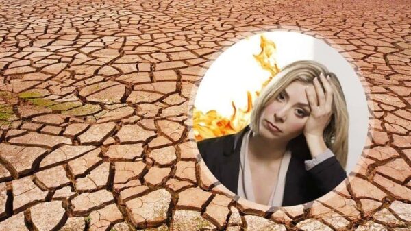 cô bé không ra nước