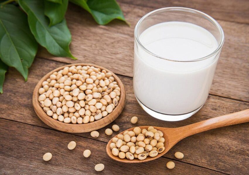 Sau sinh uống sữa đậu nành được không
