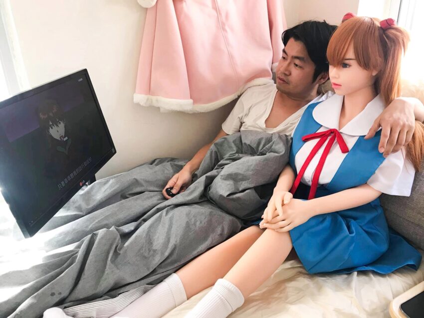 Quan hệ với búp bê tình dục