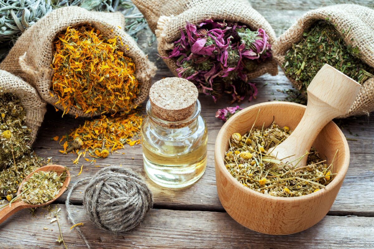 Thực phẩm chức năng điều hòa kinh nguyệt: Thông tin, Phân loại, Lợi ích và Cách lựa chọn an toàn 2 Herbal