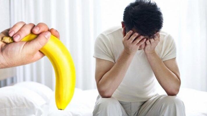 cậu nhỏ bị cong sang trái