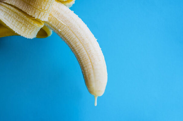 Tinh dịch rỉ ra thường xuyên