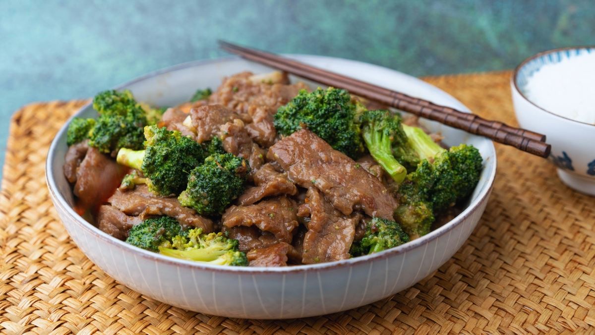 Thịt bò xào bông cải xanh